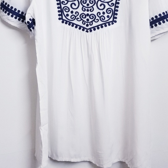 WHITE NAVY PLUS SIZE TOP - Picture 5 of 7